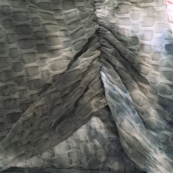 OMT Fashions Honeycomb Ruched Sides Tie Dye Top Size Large - Picture 3 of 4